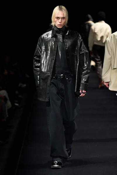 Look 35